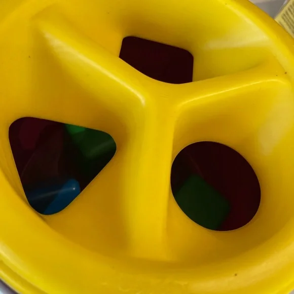 Vintage Tupperware toys shape o bucket sorter - Picture 3 of 5